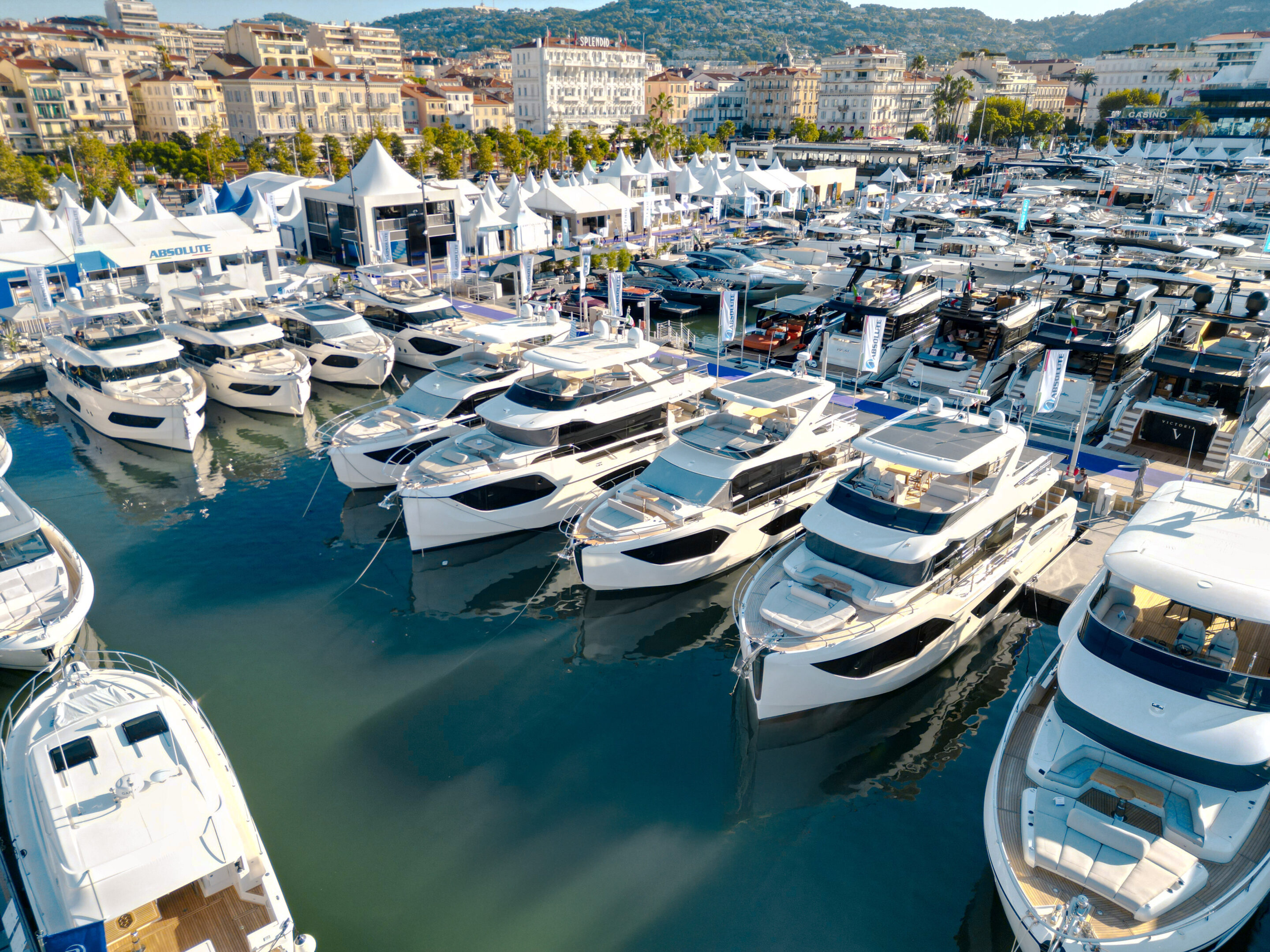 Gamme Absolute Yachts Cannes Yachting Festival 2025