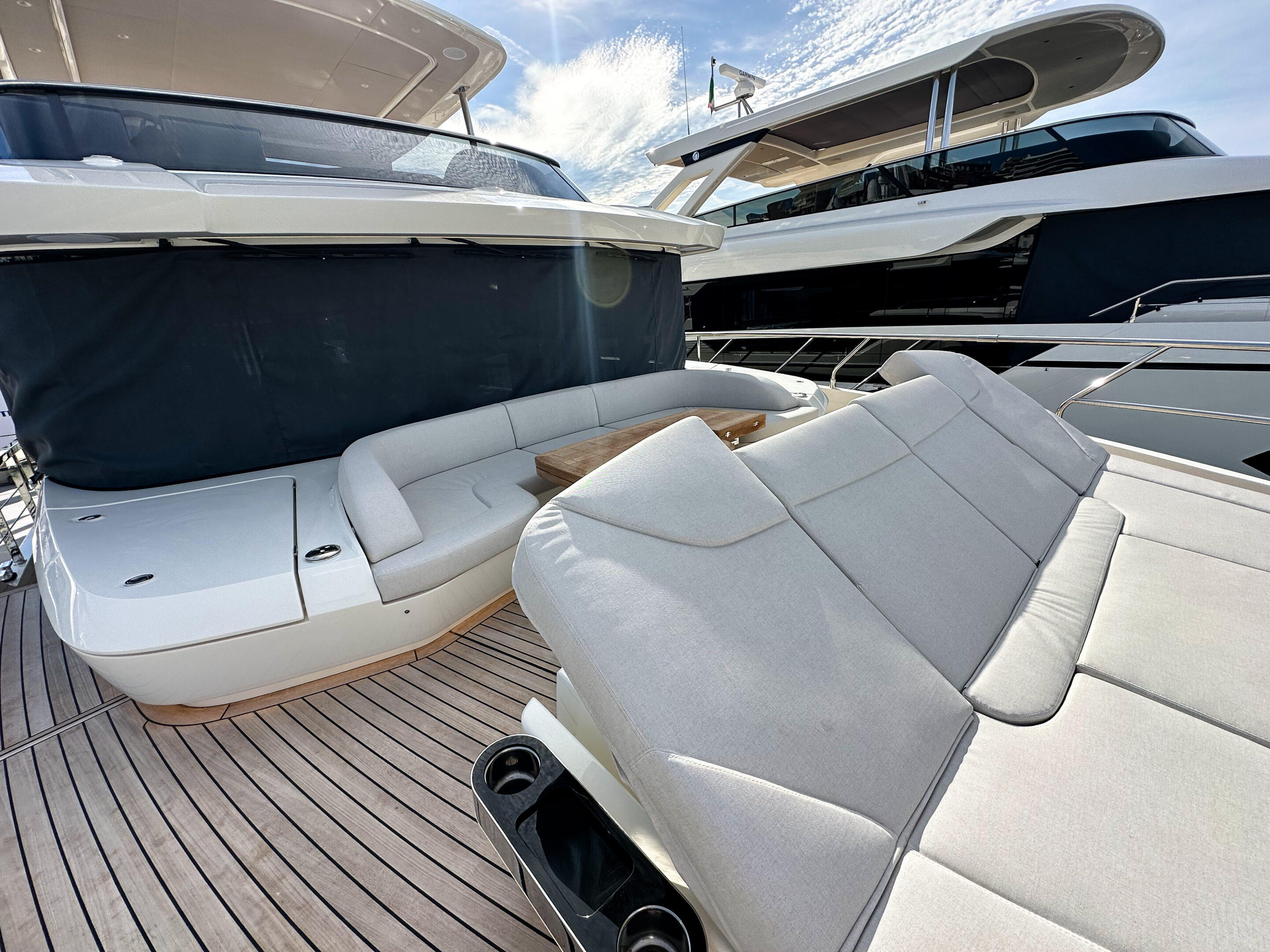 Bain de soleil avant Navetta 62